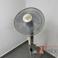 Lote 016 - Ventilador de aspas color blanco - Imagen 5