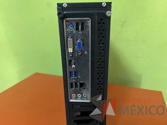 Lote 006 - 2 CPU´S, 4 monitores Samsung, 1 servidor, 3 teclados y 2 mouse - Imagen 2