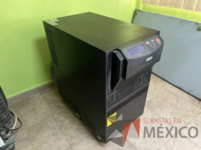 Lote 028 - UPS Tripp Lite SmartOnline Trifásico de Doble Conversión 120/208V 20kVA 16kW