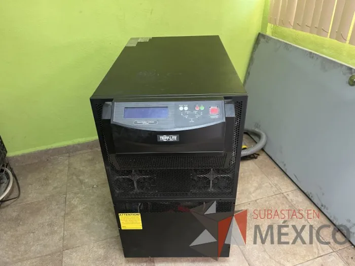 Lote 028 - UPS Tripp Lite SmartOnline Trifásico de Doble Conversión 120/208V 20kVA 16kW - Imagen 15