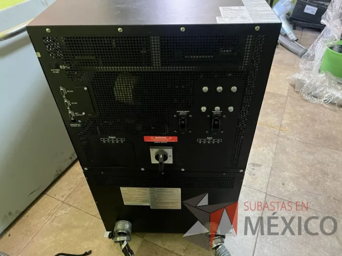 Lote 028 - UPS Tripp Lite SmartOnline Trifásico de Doble Conversión 120/208V 20kVA 16kW - Imagen 2
