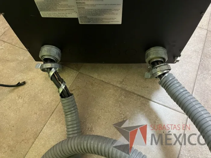 Lote 028 - UPS Tripp Lite SmartOnline Trifásico de Doble Conversión 120/208V 20kVA 16kW - Imagen 4