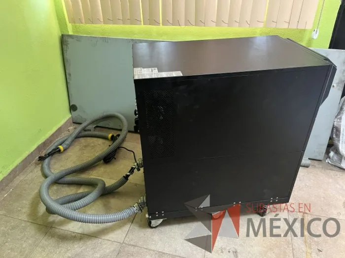 Lote 028 - UPS Tripp Lite SmartOnline Trifásico de Doble Conversión 120/208V 20kVA 16kW - Imagen 3