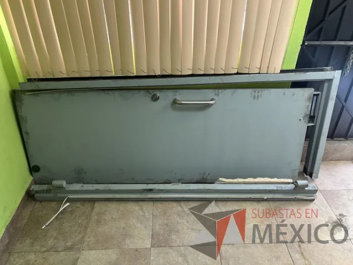 Lote 001 - Puerta blindada con marco metálico, llave y chapa. - Imagen 5