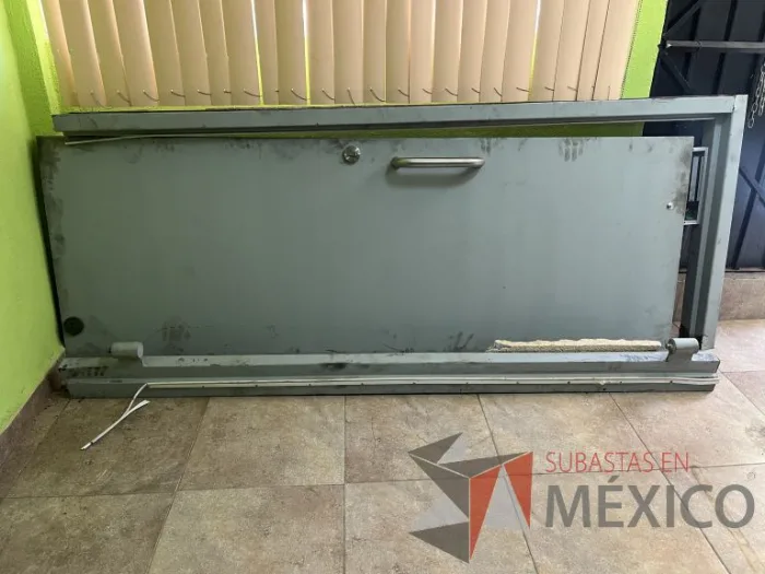 Lote 001 - Puerta blindada con marco metálico, llave y chapa. - Imagen 6
