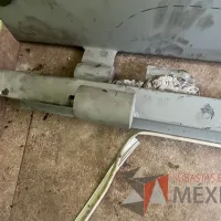 Lote 001 - Puerta blindada con marco metálico, llave y chapa. - Imagen 3
