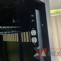 Lote 021 - 2 Gabinetes de comunicaciones color negro y 2 barras de contactos con 2 líneas de 10 conectores - Imagen 12