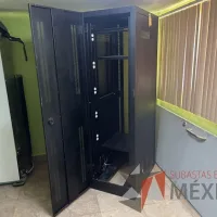 Lote 021 - 2 Gabinetes de comunicaciones color negro y 2 barras de contactos con 2 líneas de 10 conectores - Imagen 7
