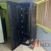 Lote 021 - 2 Gabinetes de comunicaciones color negro y 2 barras de contactos con 2 líneas de 10 conectores - Imagen 9