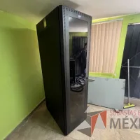 Lote 021 - 2 Gabinetes de comunicaciones color negro y 2 barras de contactos con 2 líneas de 10 conectores - Imagen 2