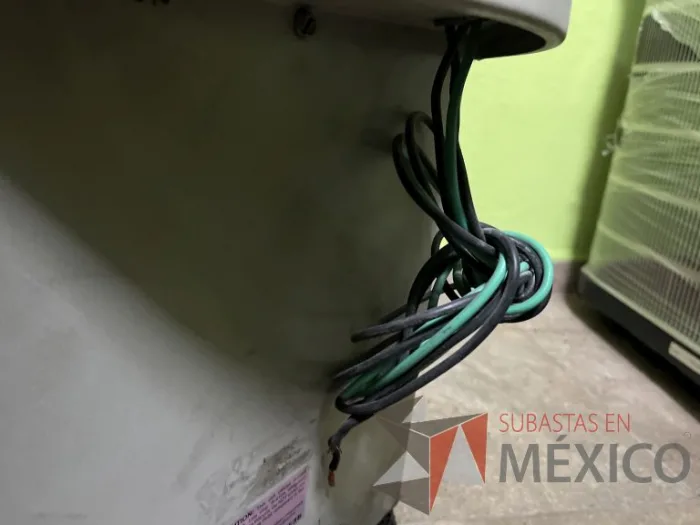 Lote 016 - 4 Controles de velocidad de aire acondicionado, 4 bases metálica color negro y 4 condensadores de aire acondicionado - Imagen 42