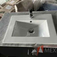 Lote 030 - Lavamanos con mueble de 2 puertas con cubierta de mármol y tarja - Imagen 8