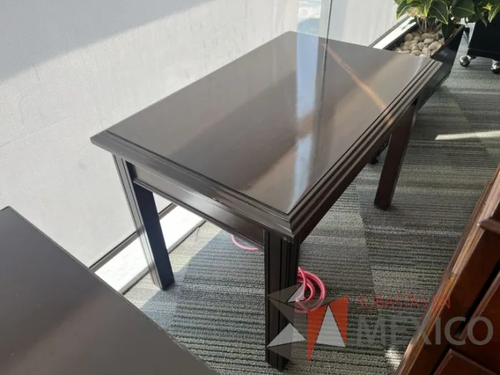 Lote 004 - Mesa de madera rectangular color café - Imagen 4
