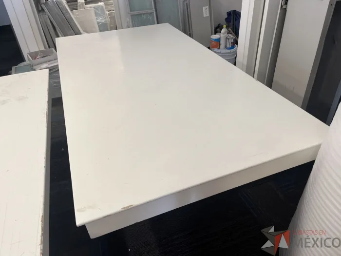 Lote 002 - Mesa rectangular, base y cubierta color blanco - Imagen 7