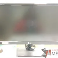 Lote 105 - Monitor LG E2242C