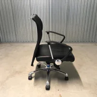 Lote 022 - Silla Ejecutiva con ruedas, descansabrazos, respaldo alto en malla, color negro - Imagen 5