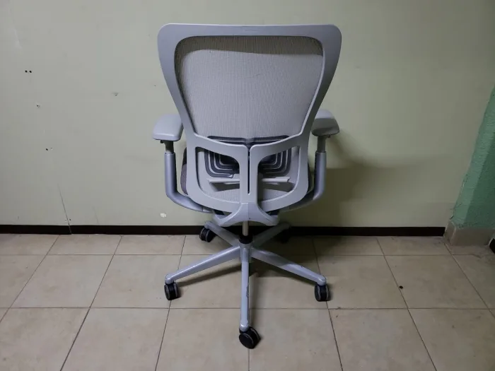 Lote 013 - Silla operativa Marca Haworth Modelo Zody con descansabrazos nuevos - Imagen 3