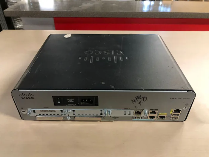 Lote 007 - 4 Equipos CISCO - Imagen 2