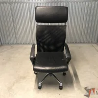 Lote 015 - Silla operativa con ruedas, cabecera, respaldo alto y asiento en vinipiel - Imagen 9