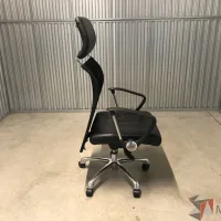 Lote 015 - Silla operativa con ruedas, cabecera, respaldo alto y asiento en vinipiel - Imagen 7