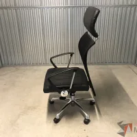 Lote 015 - Silla operativa con ruedas, cabecera, respaldo alto y asiento en vinipiel - Imagen 5