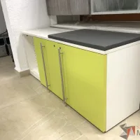 Lote 002 - 2 Credenzas con 2 cajones, 1 puerta y 1 entrepaño - Imagen 5