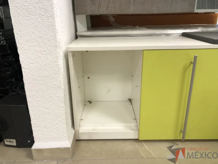 Lote 002 - 2 Credenzas con 2 cajones, 1 puerta y 1 entrepaño - Imagen 4