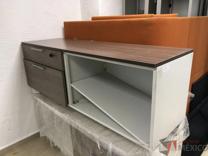 Lote 004 - Credenza con 2 cajones y 1 entrepaño - Imagen 11
