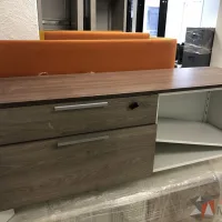 Lote 004 - Credenza con 2 cajones y 1 entrepaño - Imagen 9