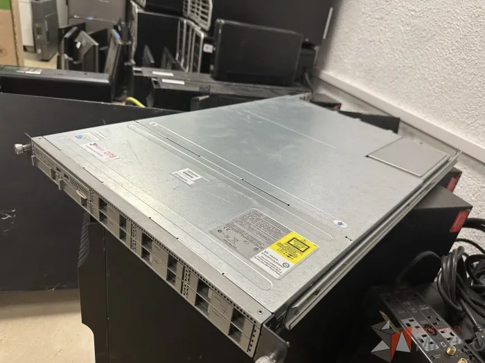 Lote 037 - High-Density Rack-Mount Server - Imagen 3