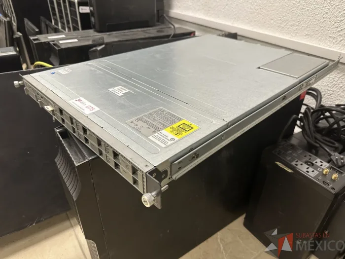 Lote 034 - Cisco UCS C220 M3 Rack Server - Imagen 2