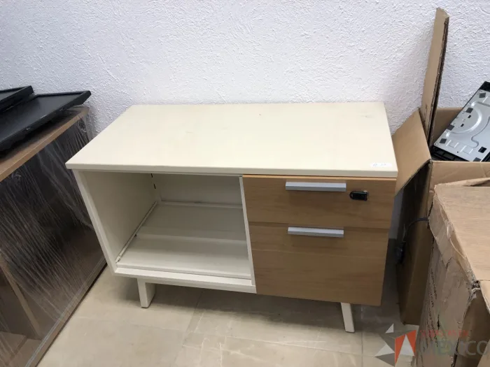 Lote 009 - Credenza con 2 cajones y 1 entrepaño - Imagen 5