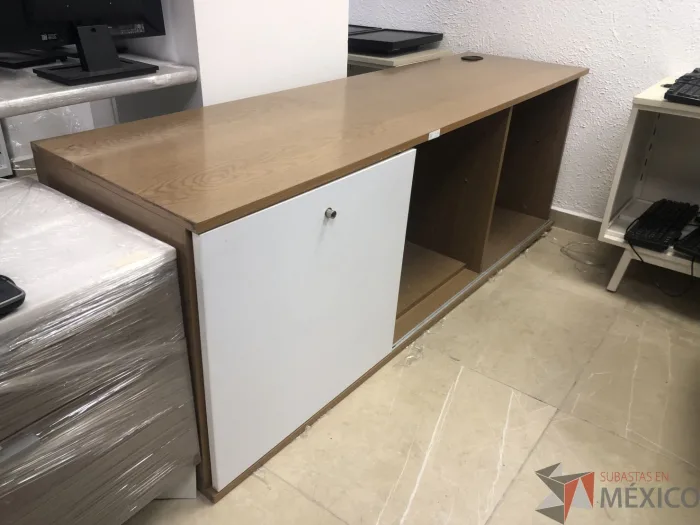 Lote 011 - Credenza con 1 entrepaño, 2 cajones y orificio para cable - Imagen 7