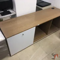 Lote 011 - Credenza con 1 entrepaño, 2 cajones y orificio para cable - Imagen 6