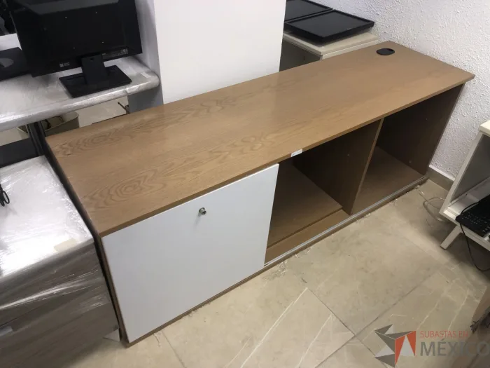 Lote 011 - Credenza con 1 entrepaño, 2 cajones y orificio para cable - Imagen 6