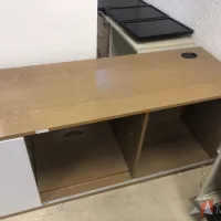 Lote 011 - Credenza con 1 entrepaño, 2 cajones y orificio para cable - Imagen 5