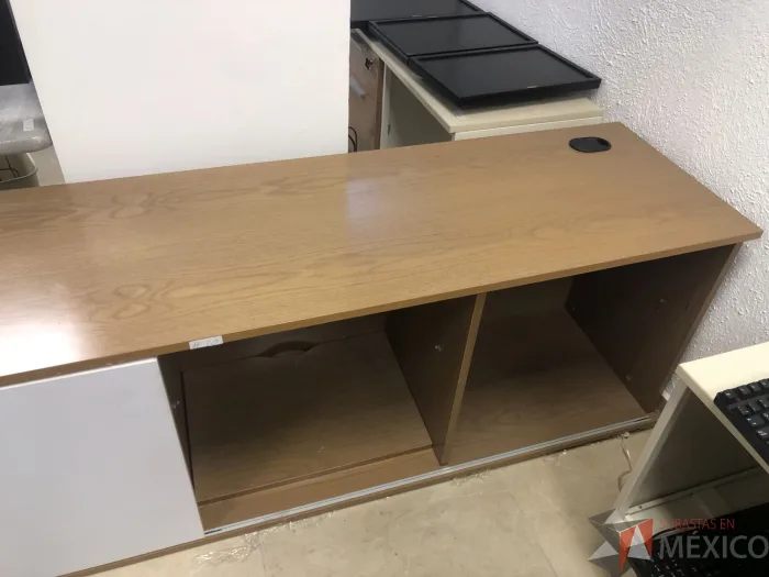 Lote 011 - Credenza con 1 entrepaño, 2 cajones y orificio para cable - Imagen 5