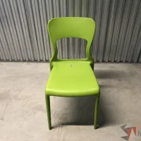 Lote 033 - Silla de comedor color verde