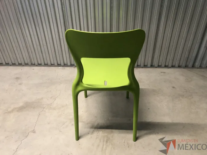 Lote 033 - Silla de comedor color verde - Imagen 3
