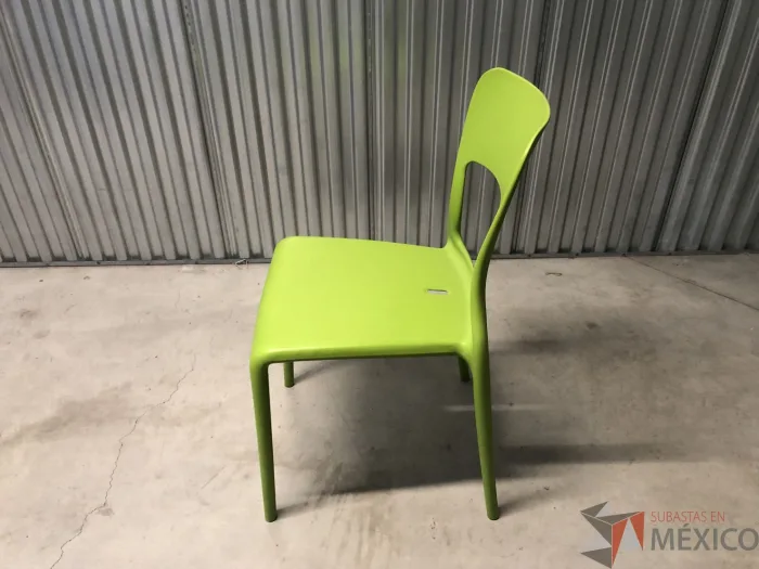 Lote 033 - Silla de comedor color verde - Imagen 2