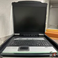 Lote 050 - Consola Tripp Lite B020-U08-19