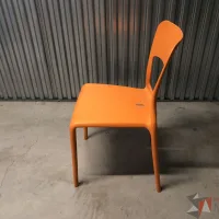 Lote 034 - Silla de comedor color naranja - Imagen 2