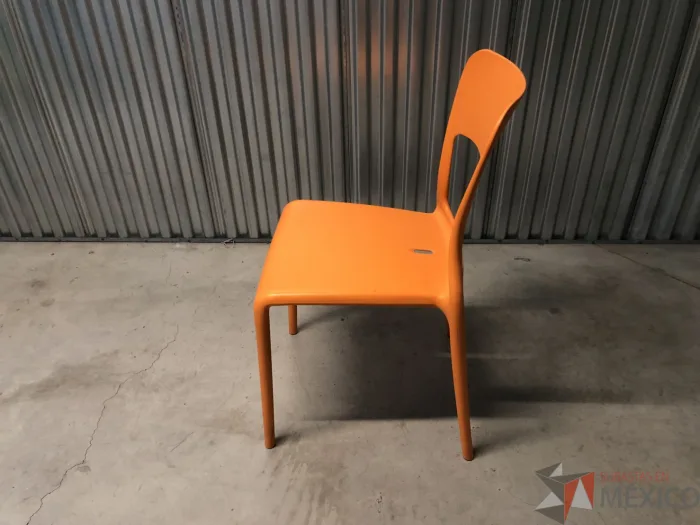 Lote 034 - Silla de comedor color naranja - Imagen 2