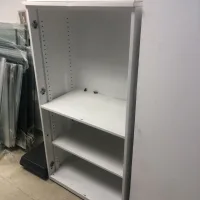 Lote 015 - Gabinete con 3 entrepaños - Imagen 2