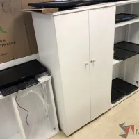 Lote 016 - Gabinete con 2 entrepaños - Imagen 2