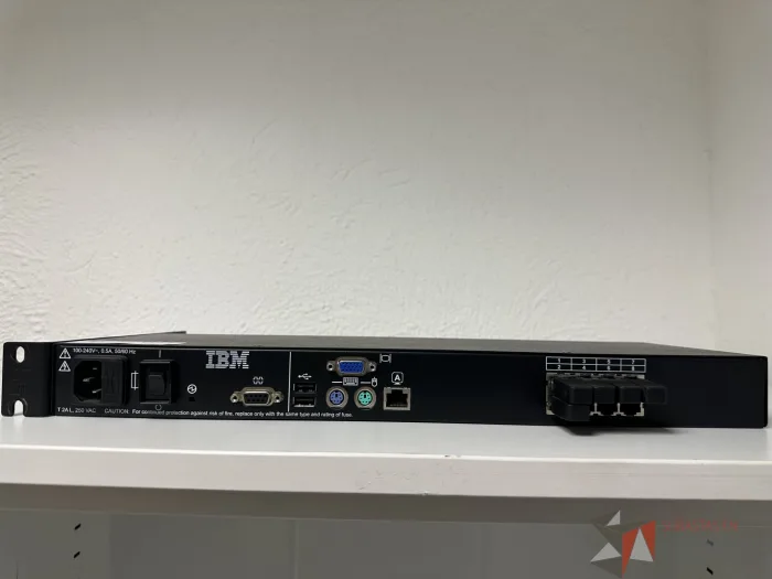 Lote 122 - Switch IBM 1735-HC1 8 Puertos - Imagen 7