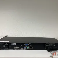 Lote 122 - Switch IBM 1735-HC1 8 Puertos