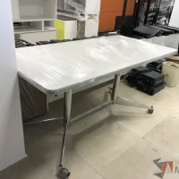 Lote 021 - Mesa de trabajo , estructura metálica y cubierta color blanco - Imagen 2