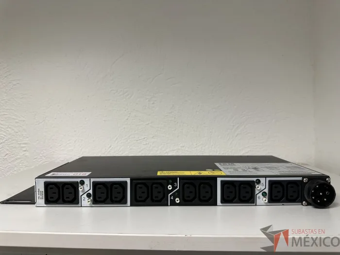 Lote 014 - PDU para rack universal de 12 puertos IBM, Modelo: 9306-RTP