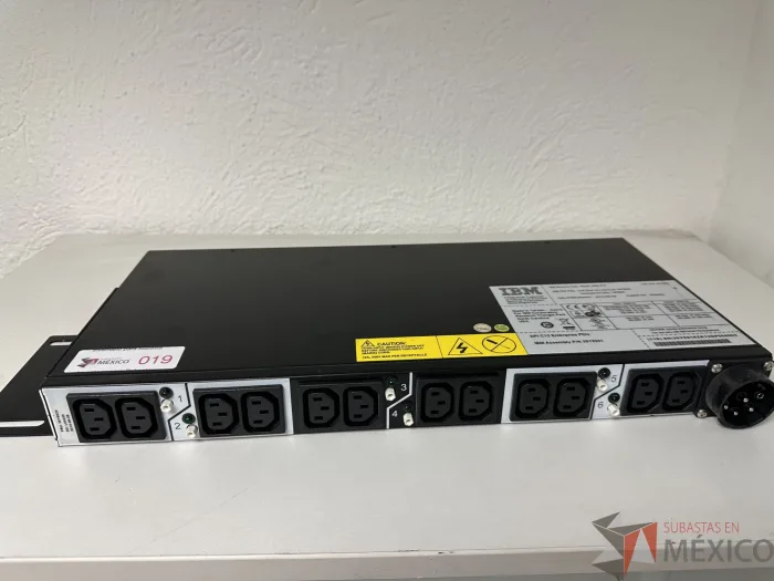Lote 014 - PDU para rack universal de 12 puertos IBM, Modelo: 9306-RTP - Imagen 3